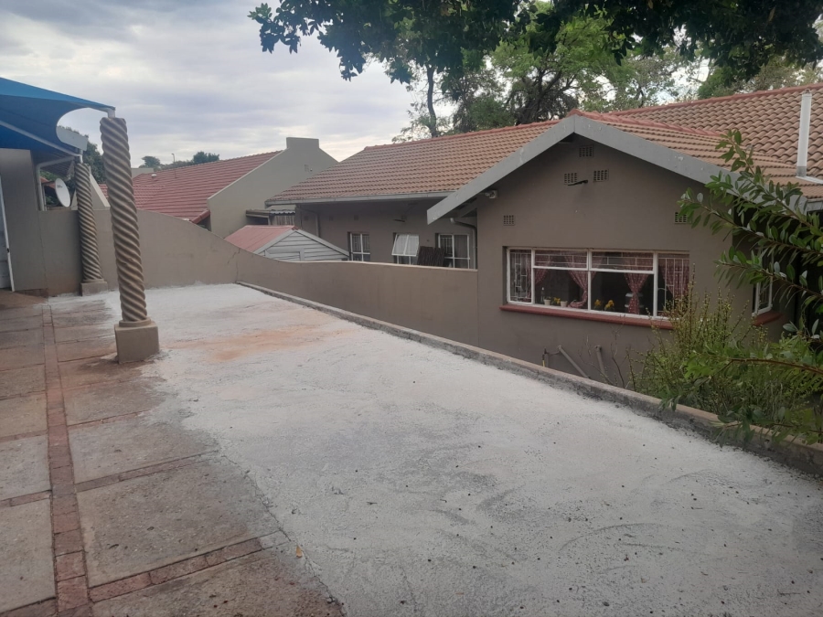 4 Bedroom Property for Sale in Protea Park North West